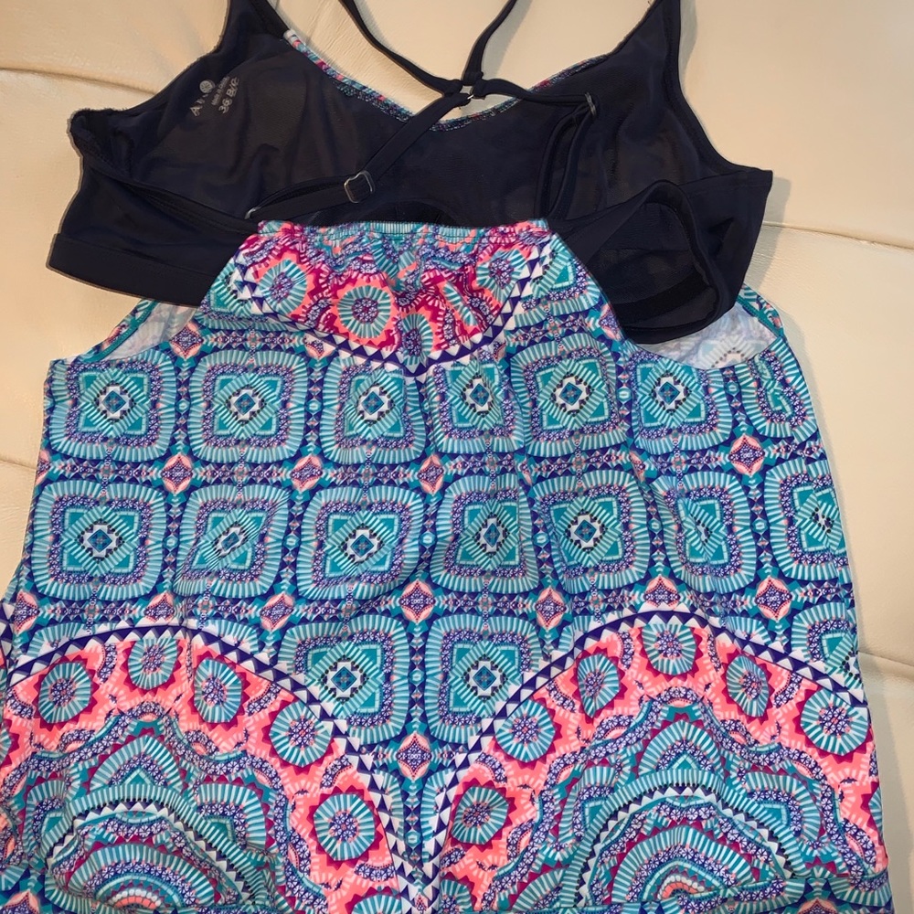 EUC 36B/c Athleta swim top - Picture 4 of 4